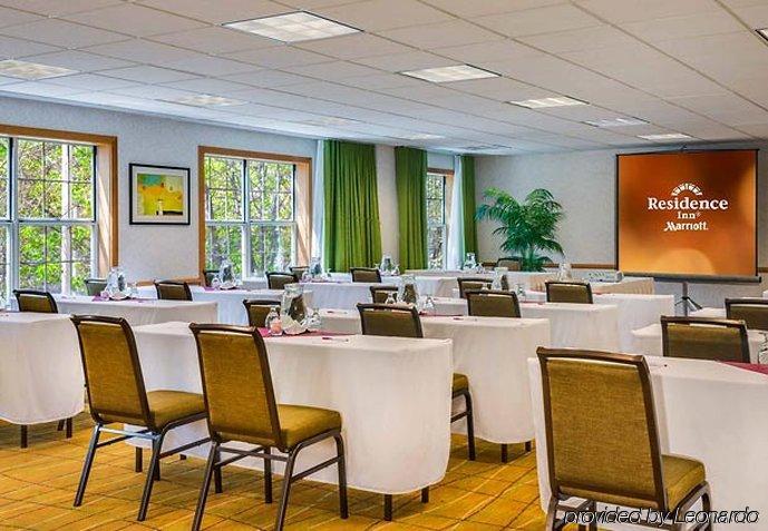 Residence Inn Pleasanton 3*